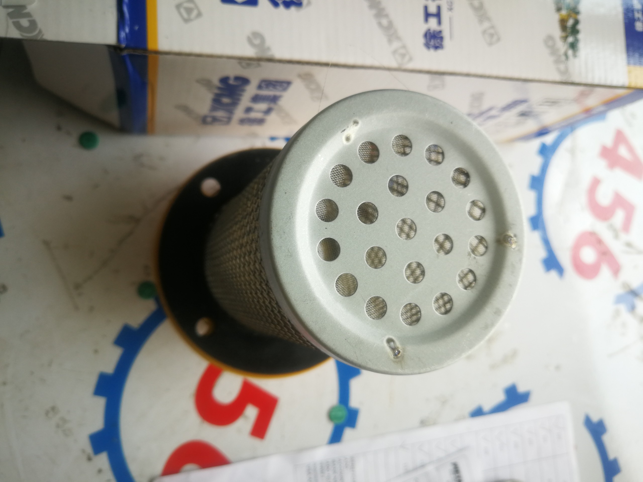 Nắp + Lọc thùng dầu diesel XCMG LW500FN