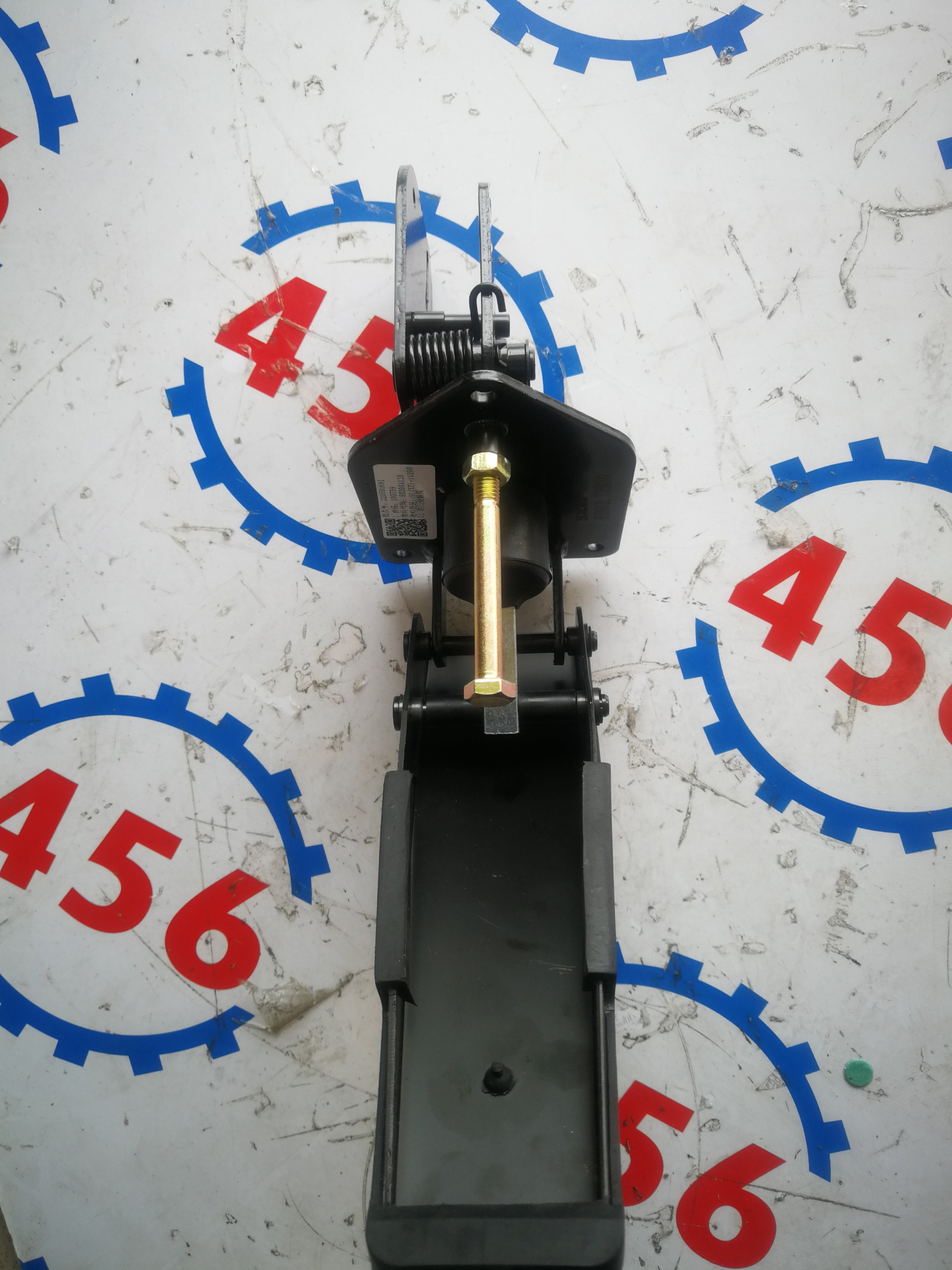 Chân ga XCMG LW500FN