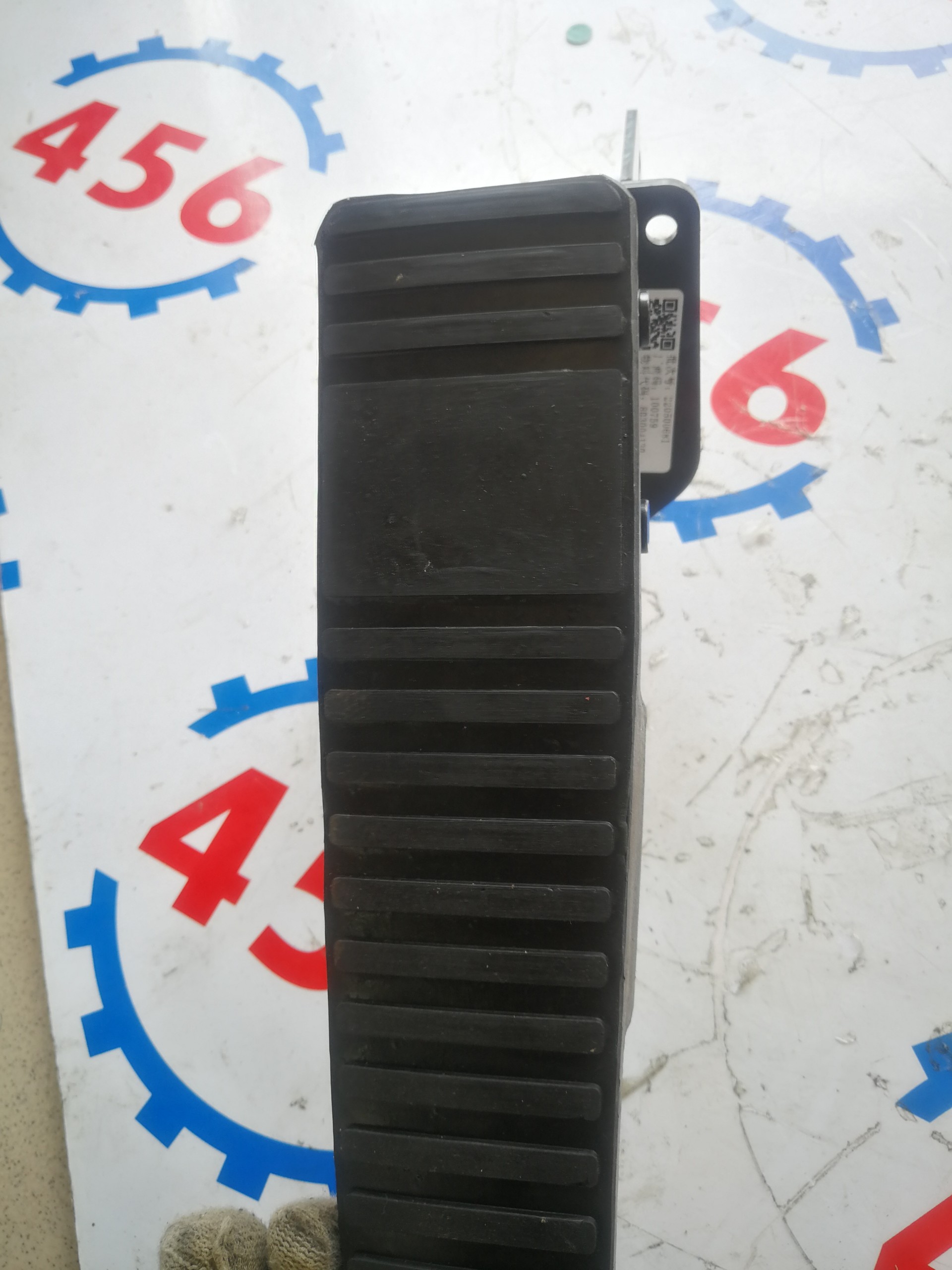 Chân ga XCMG LW500FN