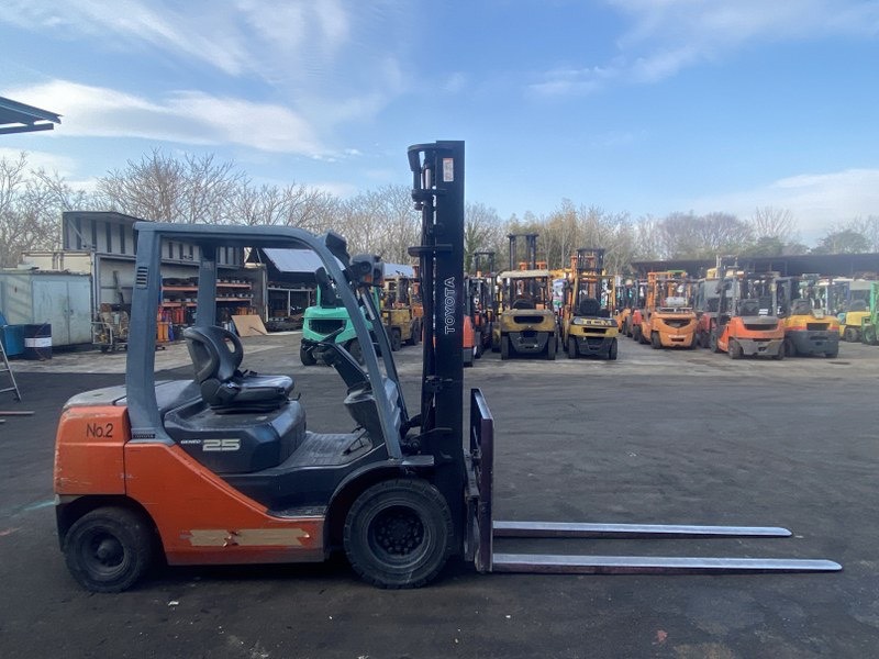 XE NÂNG TOYOTA 52-8FD25 40368 LH:096.235.1368