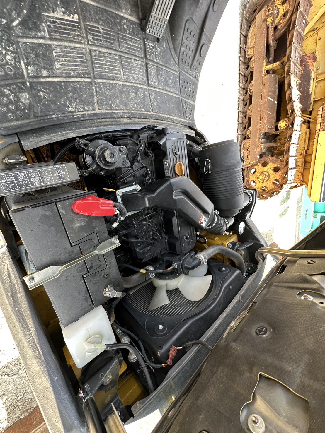 XE NÂNG KOMATSU FD25T-17 337070 LH:096.235.1368
