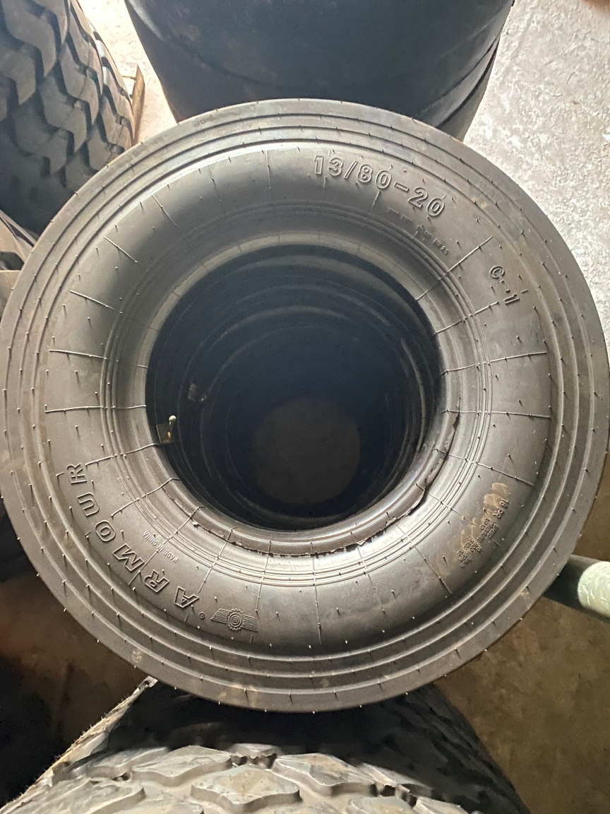 Lốp lu thảm 13/80-20 chính hãng ARMOUR  lắp lu XCMG, LIUGONG