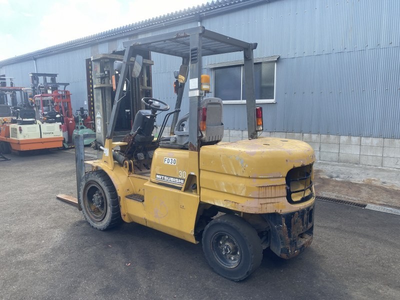 XE NÂNG DẦU MITSUBISHI FD30D F14C-37006 LH:096.235.1368
