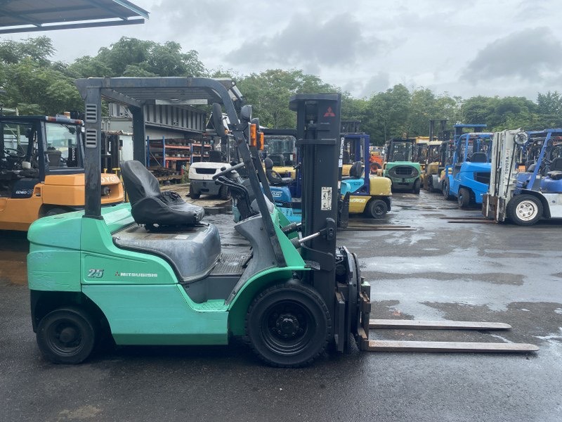 XE NÂNG DẦU MITSUBISHI FD25T F18C-50262 LH:096.235.1368