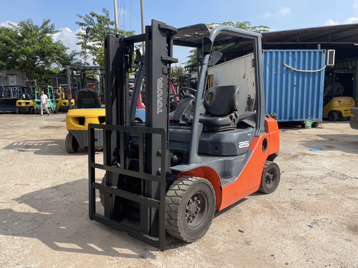 XE NÂNG DẦU TOYOTA 52-8FD25 40128 LH:096.235.1368