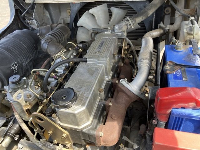 XE NÂNG DẦU NISSAN YL02M25 003702
