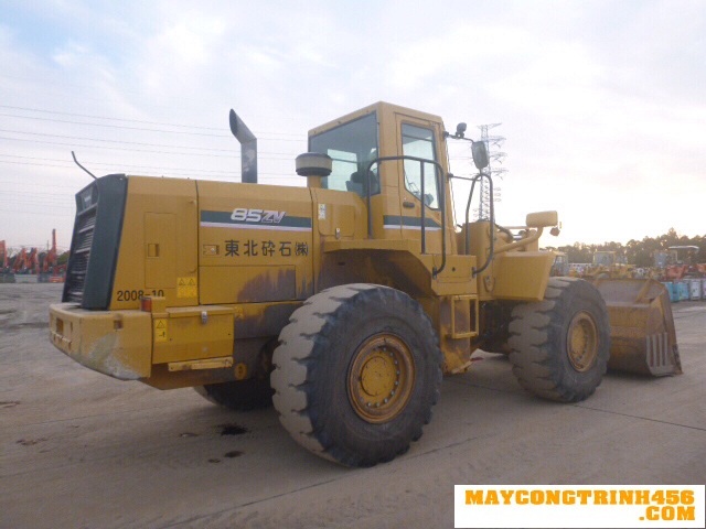 Bán xúc lật Nhật bãi KAWASAKI 85ZV
