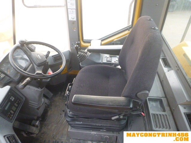 Bán xúc lật Nhật bãi KAWASAKI 85ZV