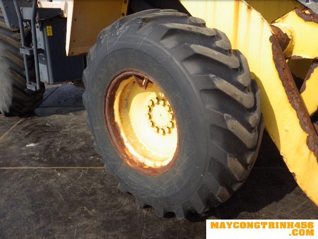 Bán xúc lật Nhật bãi Komatsu WA100 gầu 1,2 m3