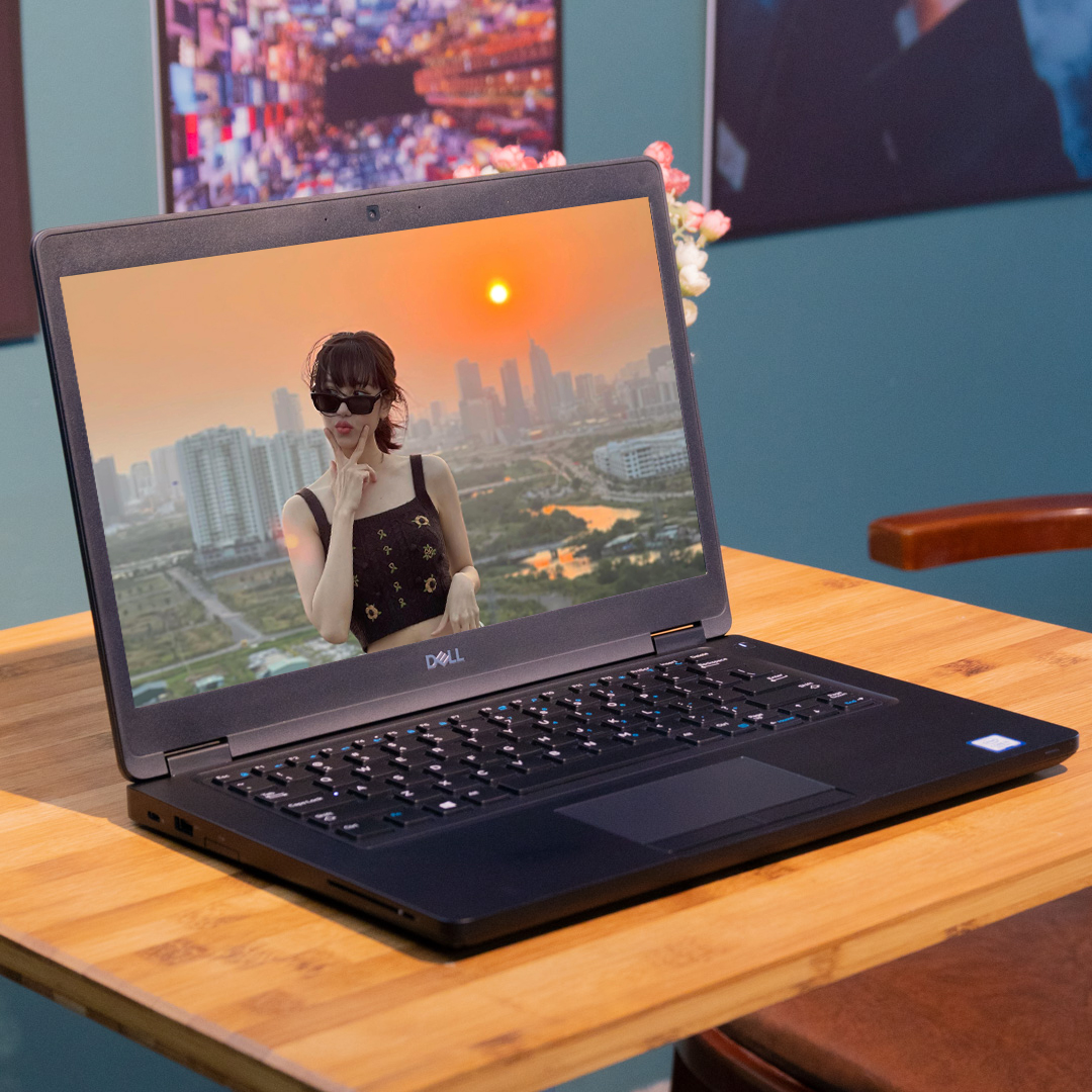 Laptop Dell Latitude 5490 (Core i5-8350U / RAM 8GB / SSD 256GB / 14 inch FullHD) / WL + BT / Webcam HD / Win 10 Pro - Like New / USA / Laptop Dell Latitude 5490 (Core i5-8350U / RAM 8GB / SSD 256GB / 14 inch FullHD) / WL + BT / Webcam HD / Win 10 Pro - Like New / USA /