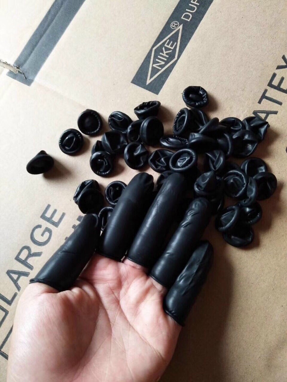 Bao ngón có đai màu đen chống tĩnh điện – Giữ an toàn tuyệt đối cho linh kiện