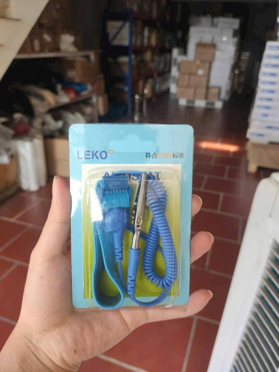 So Sánh Dây Đeo Tay Chống Tĩnh Điện Có Dây Và Không Dây