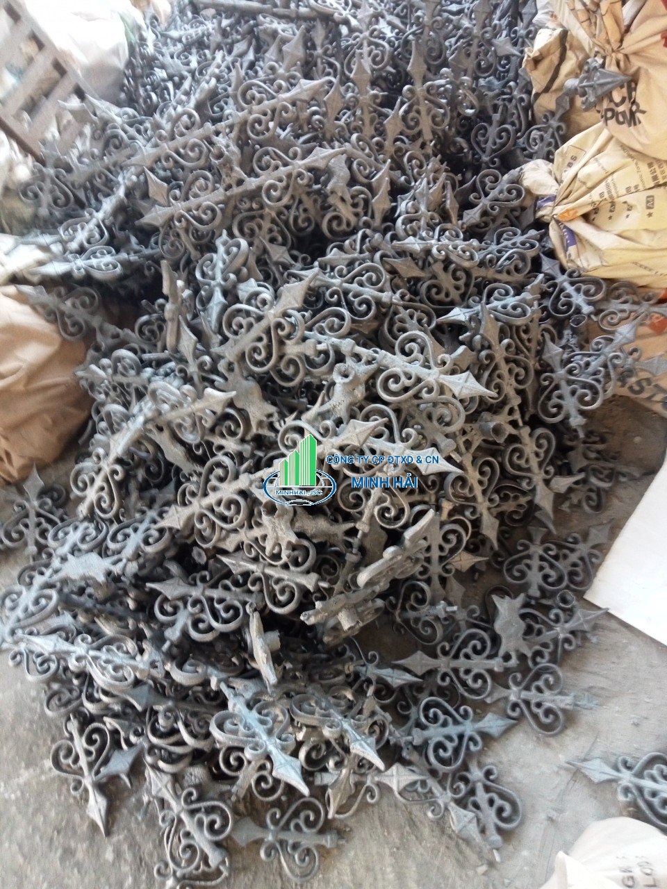 mau-mui-mac-gang-trang-tri-cho-cong-biet-thu