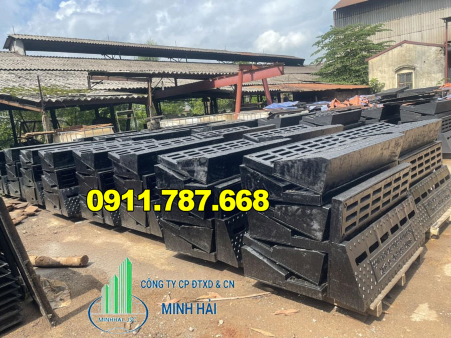 Quy trình sản xuất bó vỉa gang cầu dạng hộp xiên BV-GC01 tại xưởng Minh Hải