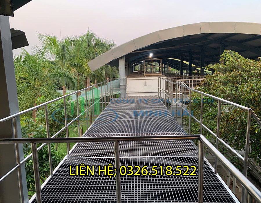 tam-san-grating-composite-lam-loi-di-thao-tac