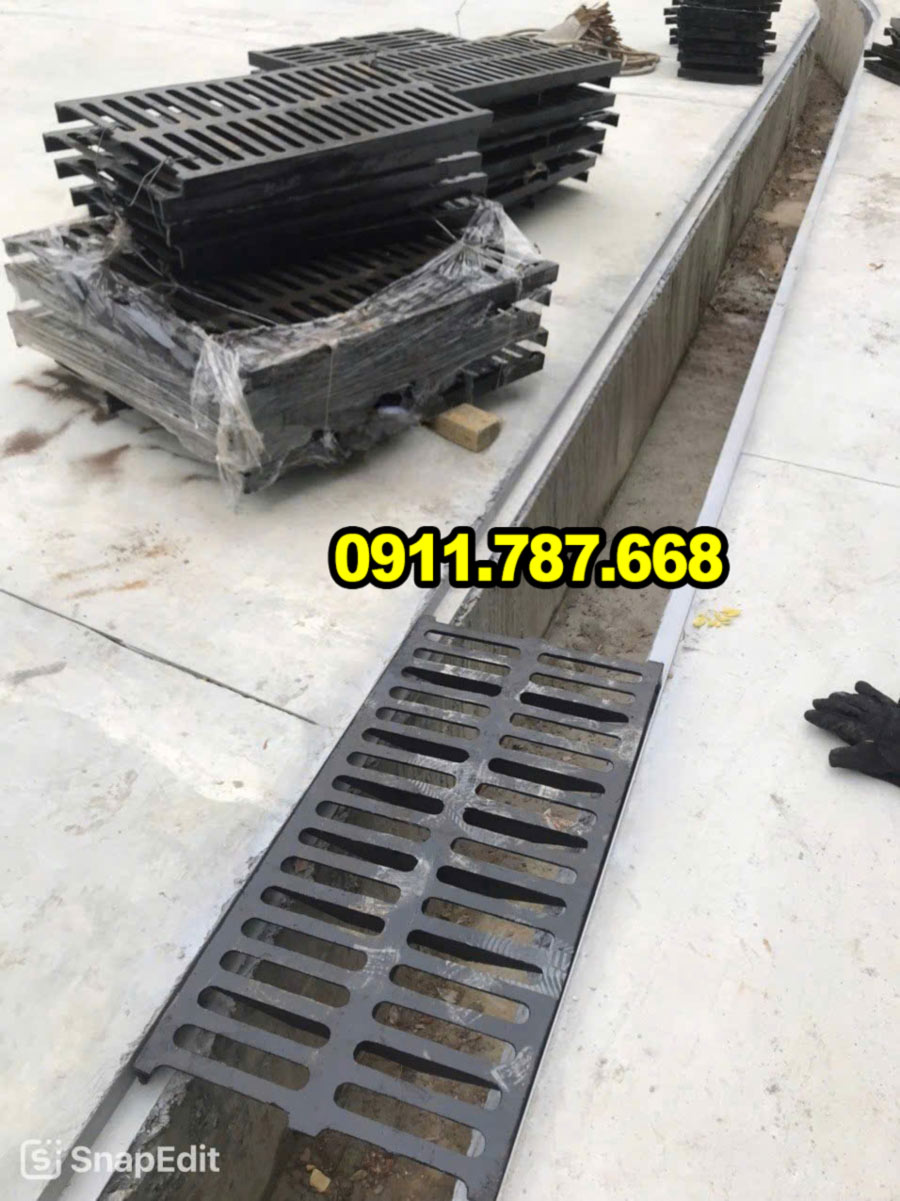 thi-cong-lap-dat-song-chan-rac-1000x400mm-minh-hai