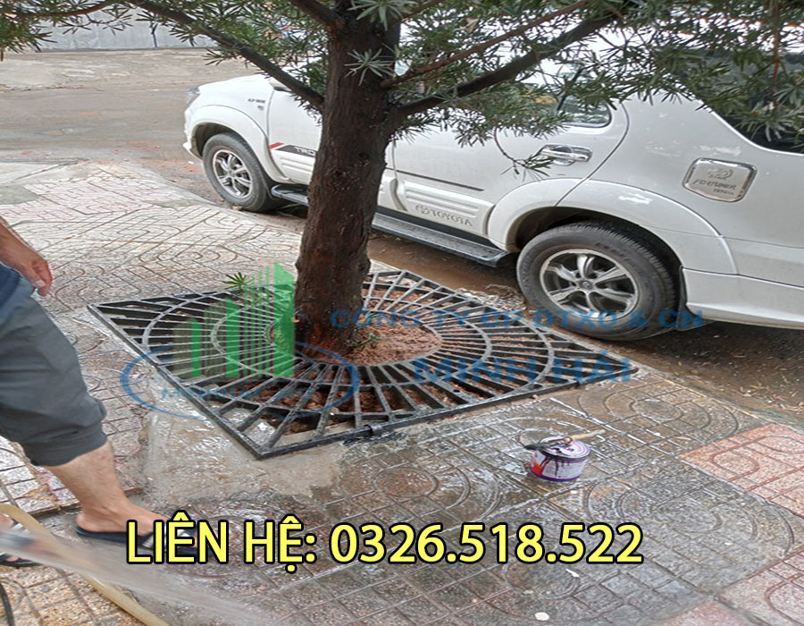 Mẫu ghi bảo vệ gốc cây bằng gang có độ bền cao