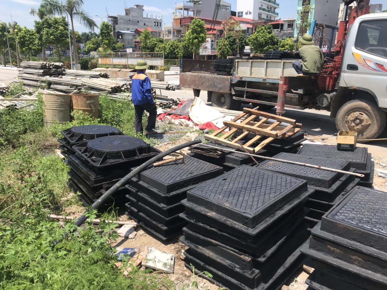 Nắp Hố Ga Gang 900x900 Khung Dương: Số 1 Về Chất Lượng Và Thẩm Mỹ!