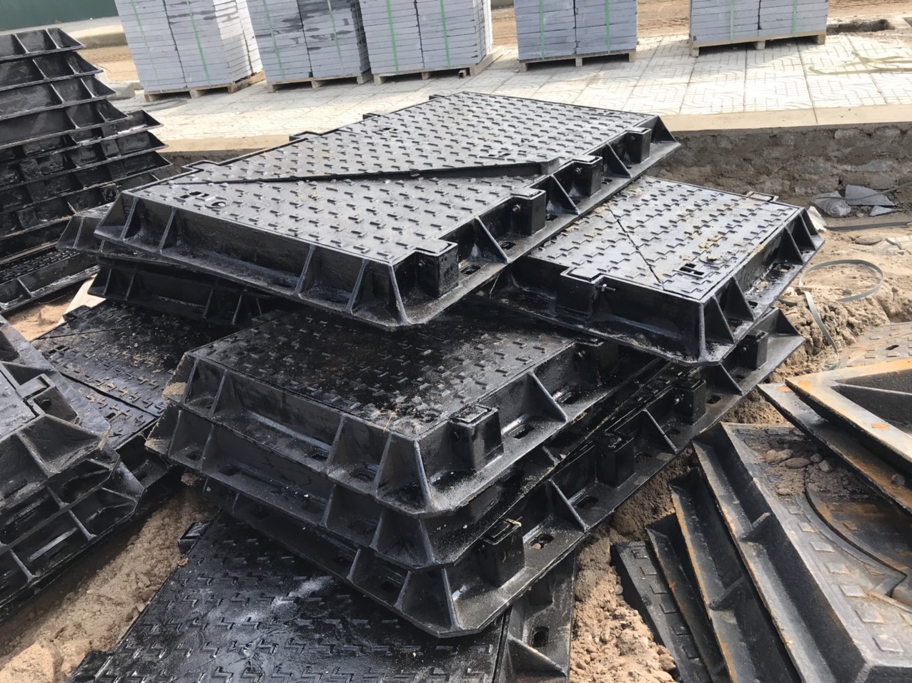 Nắp bể cáp thông tin điện lực Minh Hải bằng gang cầu [Báo giá mới nhất 2026]