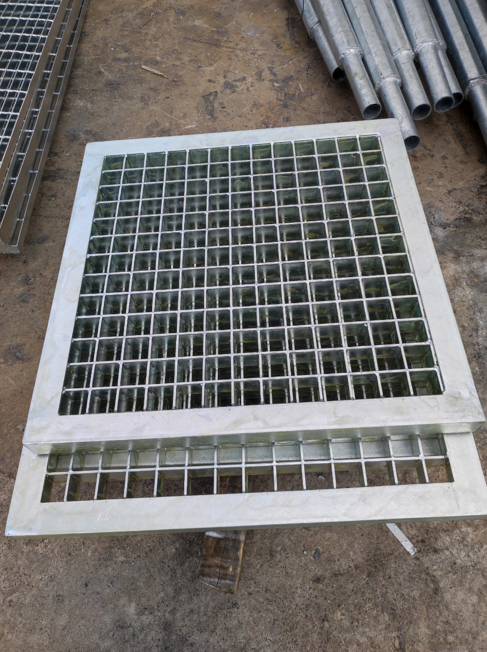 Tấm Sàn Grating | Thép Tấm Mạ Kẽm | Bán Tấm Sàn Grating