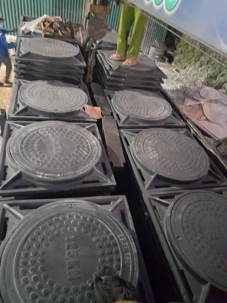 Nắp hố ga composite | Khung vuông âm | có bản lề