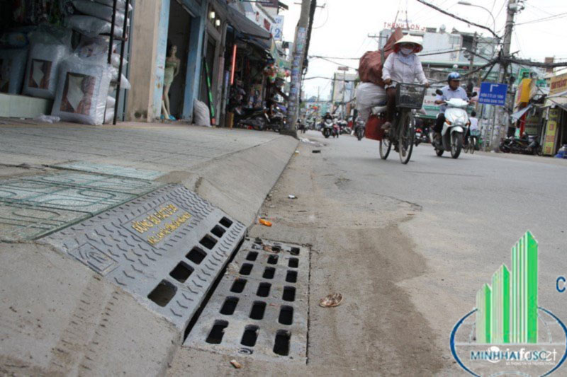 Lưới chắn rác kết hợp bó vỉa gang cầu thi công thực tế tại công trình Minh Hải