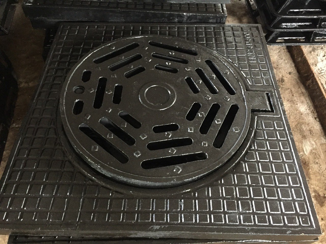 Nắp Hố Ga Thoát Nước | Bán Nắp Hố Ga | Vận Chuyển Tận Nơi Miễn Phí