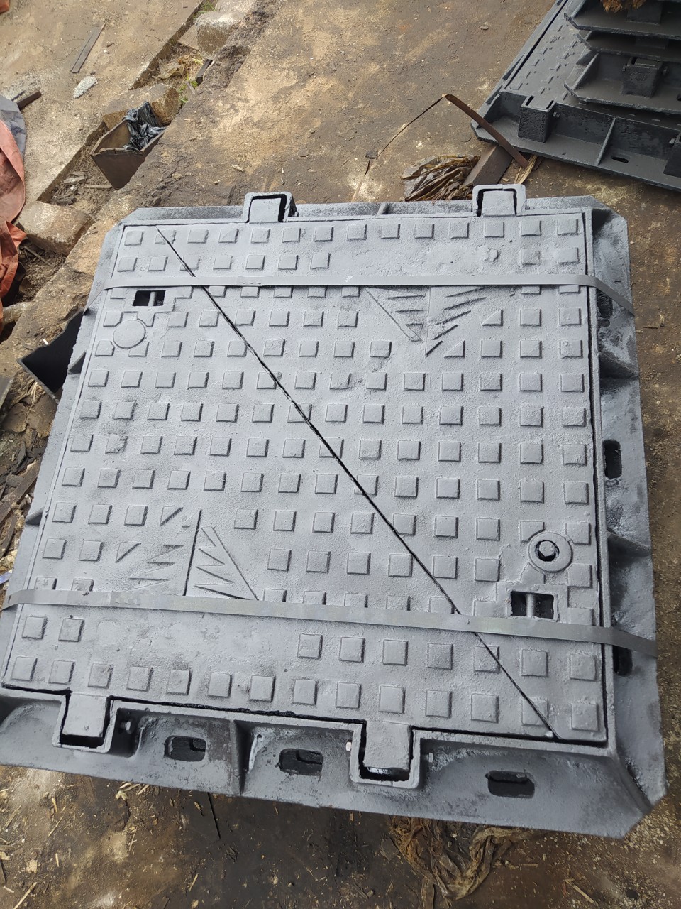 Nắp bể cáp thông tin điện lực Minh Hải bằng gang cầu [Báo giá mới nhất 2026]