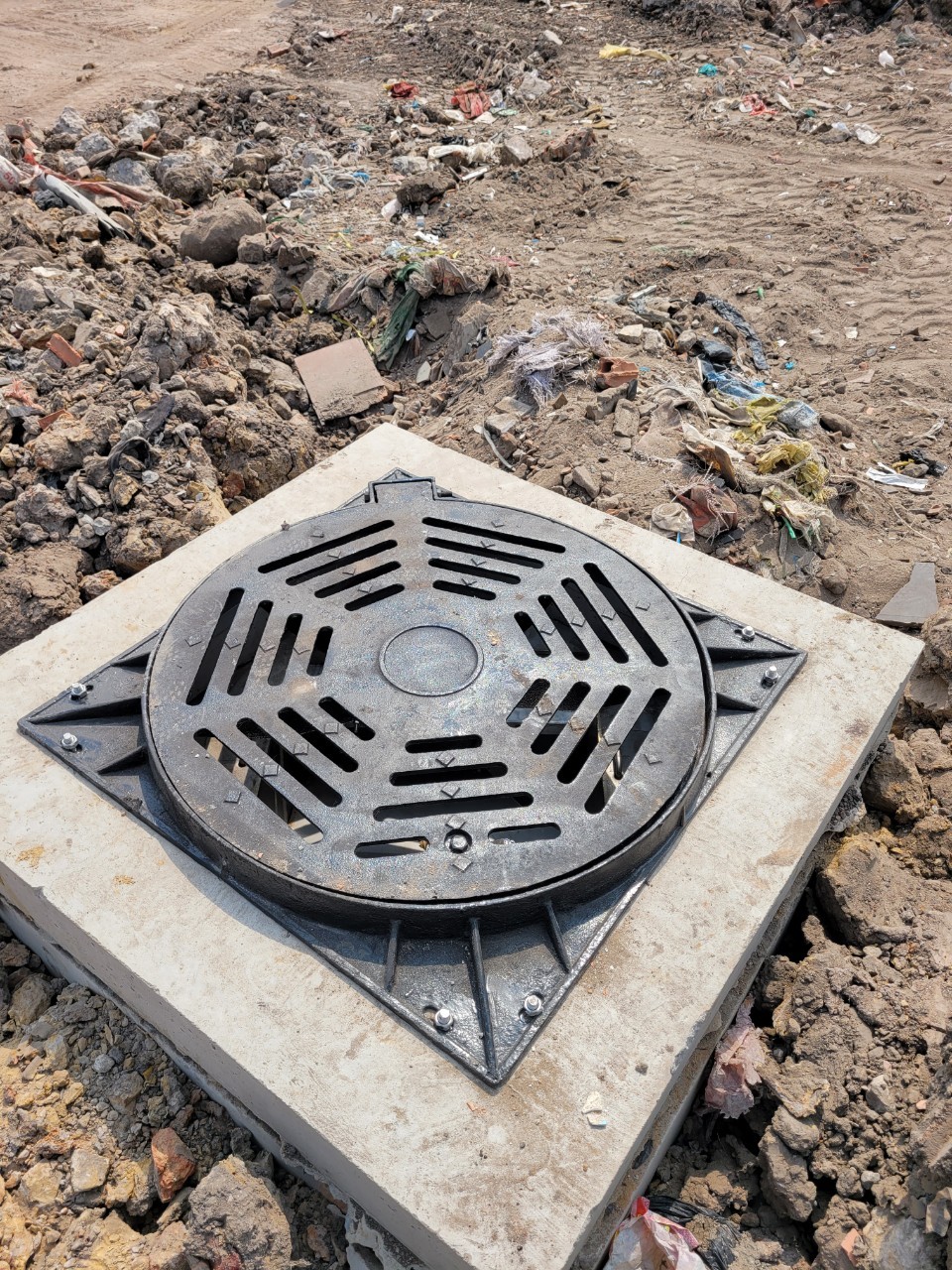 Nắp Hố Ga Thoát Nước | Bán Nắp Hố Ga | Vận Chuyển Tận Nơi Miễn Phí