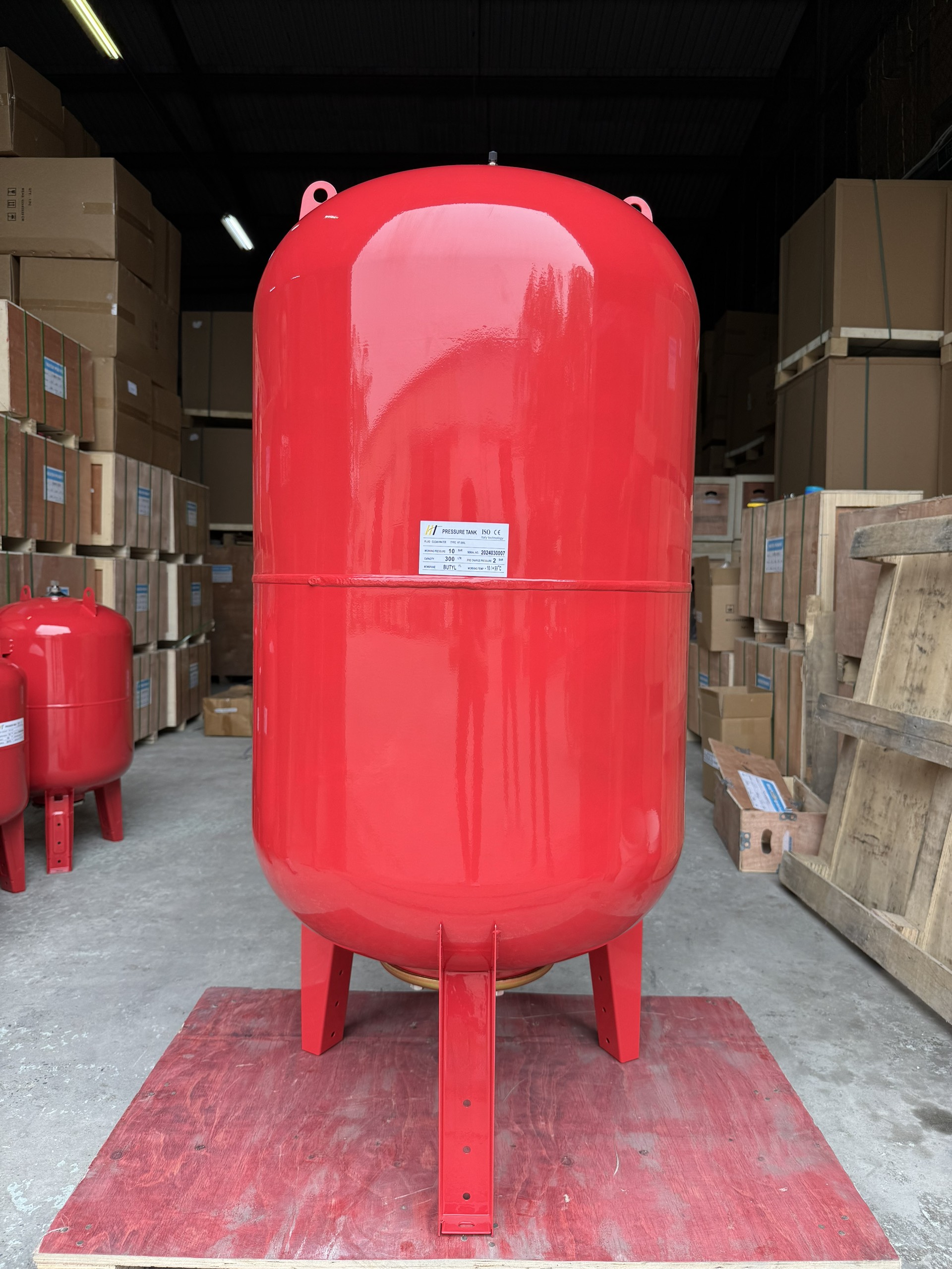 binh-tich-ap-hieu-ht-vt-300l-10bar