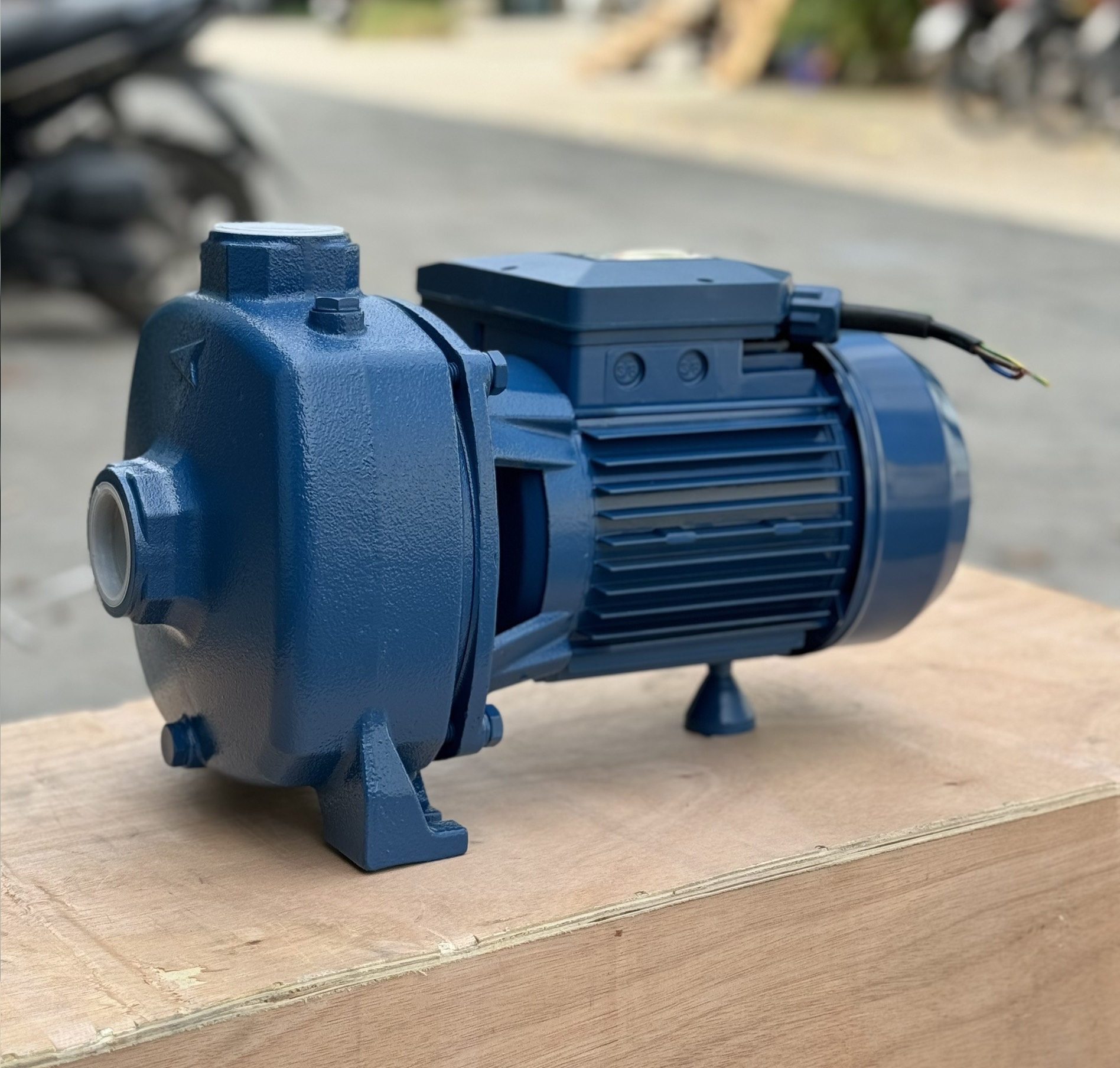 copy-of-may-bom-nuoc-firmly-mbt300