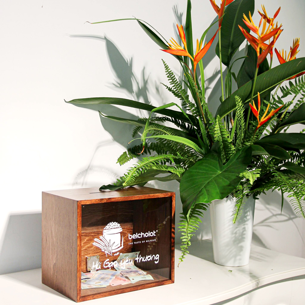 Chung tay cứu trợ đồng bào vùng lũ