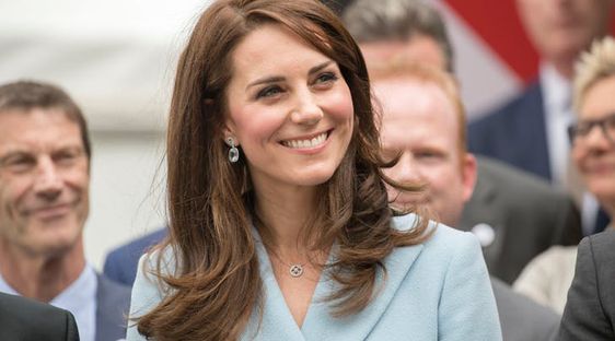 Bí mật làn da rạng rỡ của Công nương Kate Middleton có trong tủ nhà bạn