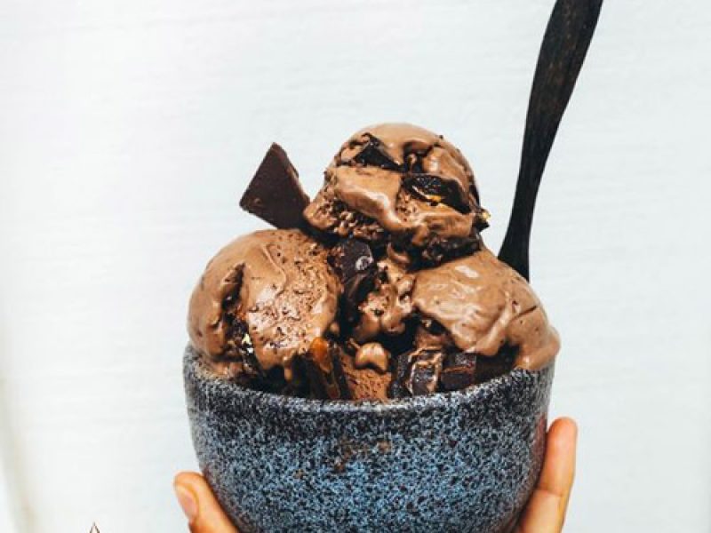 Tái tạo lại công thức kem chocolate nổi tiếng của Starbucks cho cuối tuần oi ả