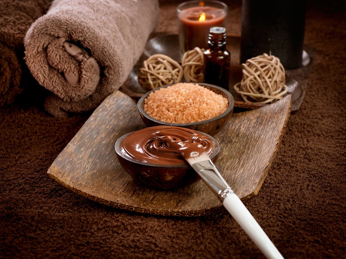 Cách làm mặt nạ Socola đen dưỡng ẩm, tẩy da chết vào ngày Đông