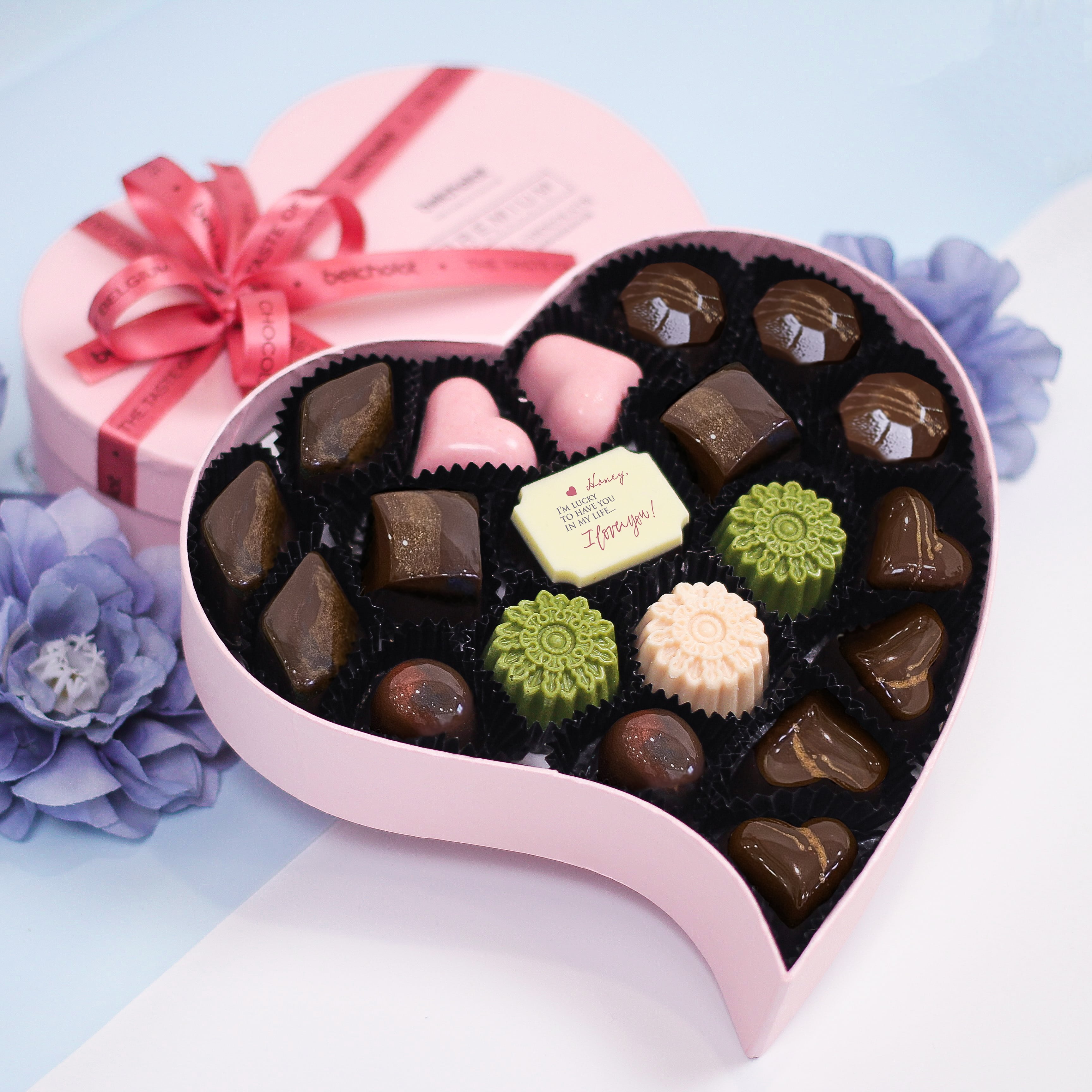 VÌ PHỤ NỮ LÀ ĐỂ YÊU THƯƠNG!