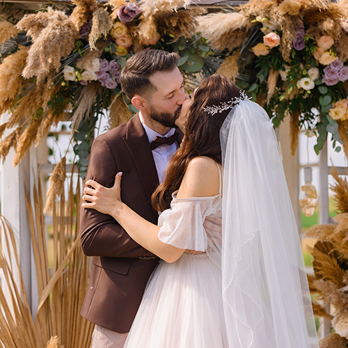 International Kissing Day: Hòa mình trong vòng tay ngọt ngào cùng Chocolate