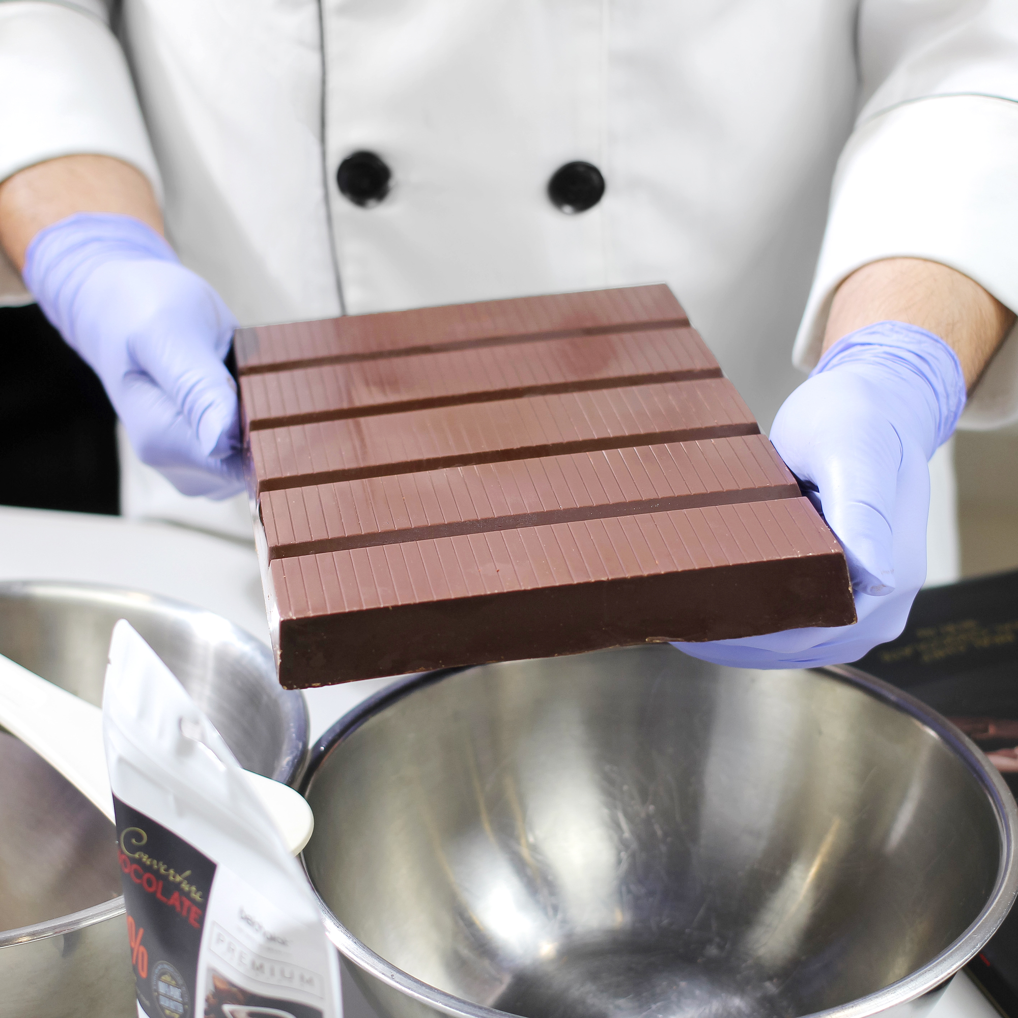 Milk Couverture Chocolate 36% / Block 1kg