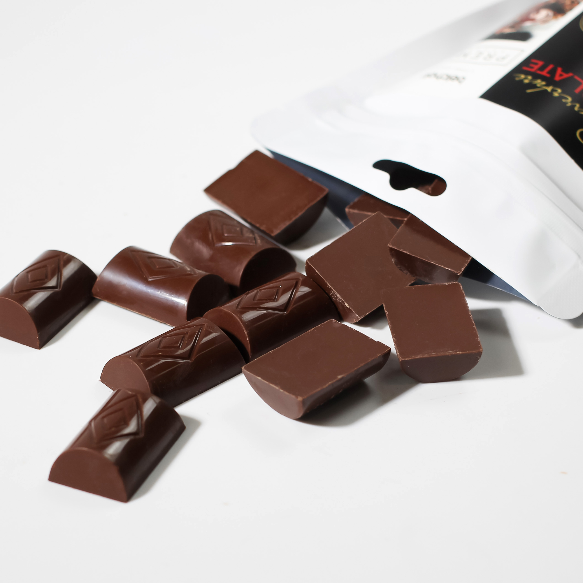 Extra Bitter Couverture Chocolate 88%/ Bag 150