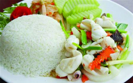 Cơm mực xào sa tế