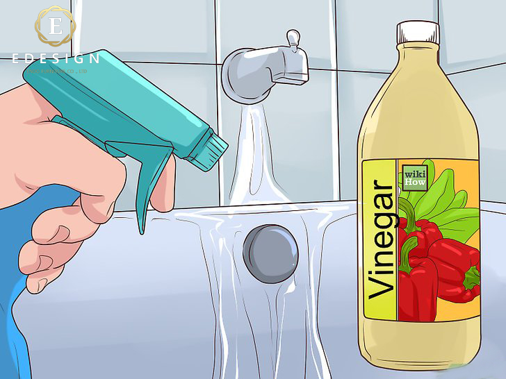 Xịt lên vết ố với giấm