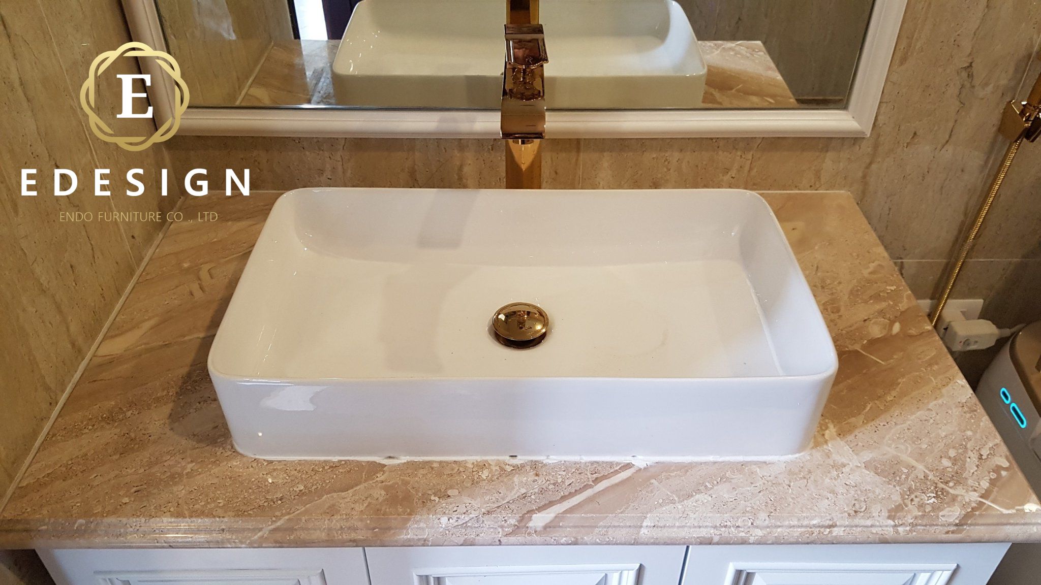 vòi nước và chậu rửa phong cách hoàng gia