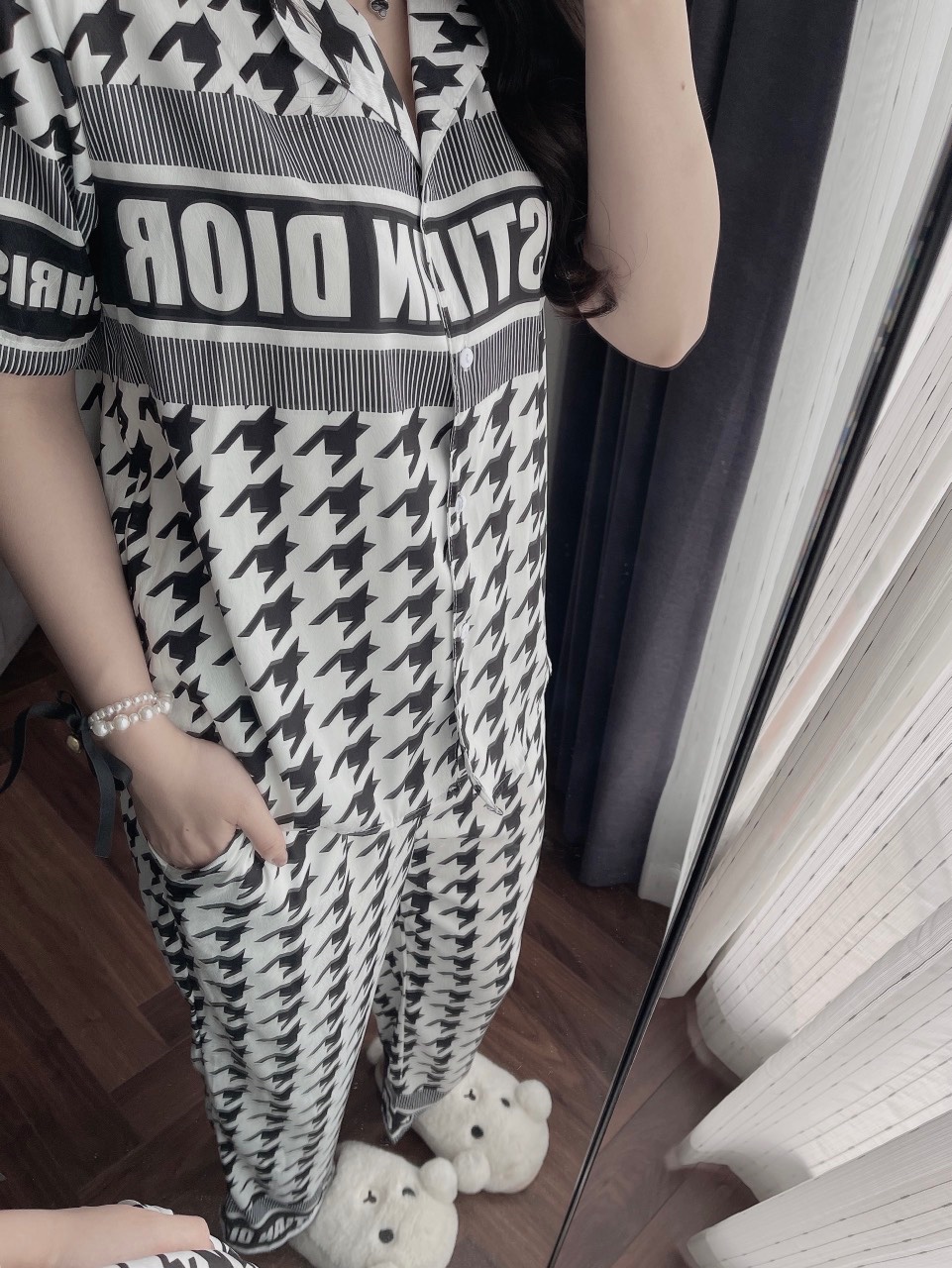 - BỘ PYJAMA NỮ HOẠ TIẾT DIO QUẦN DÀI