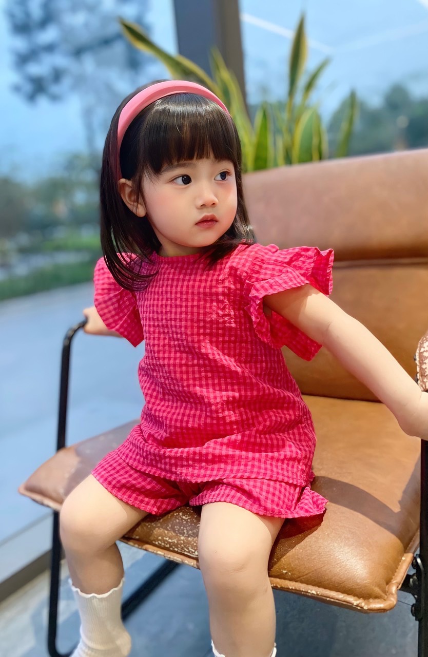BỘ ĐÙI BÉ GÁI KẺ CARO HỒNG SEN BÈO VAI
