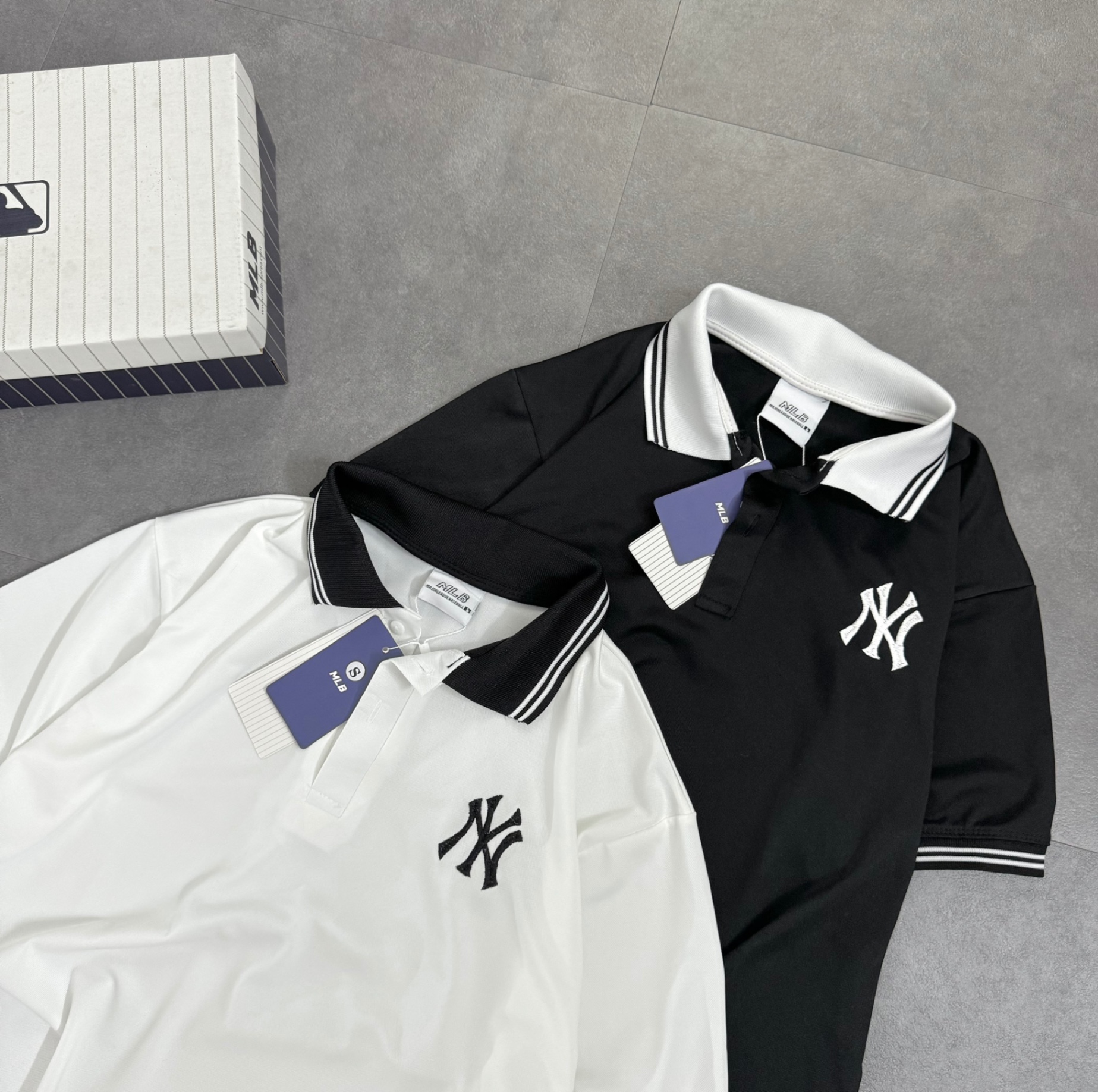 ÁO POLO NY ĐEN TRẮNG CỔ BẺ