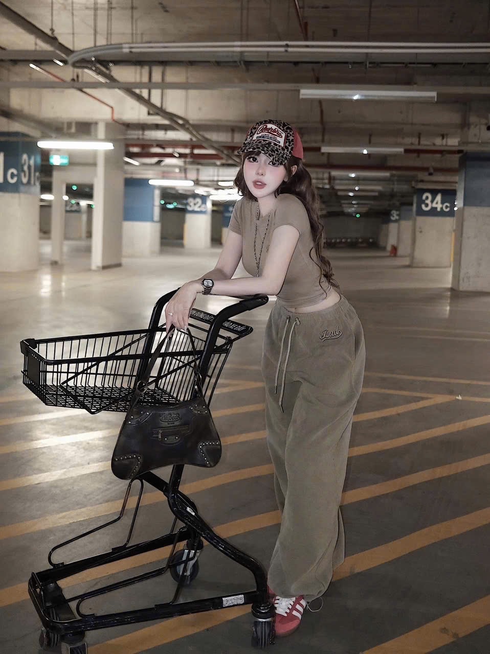 BỘ NÂU TÂY THÊU CHỮ BAD QUẦN BOM