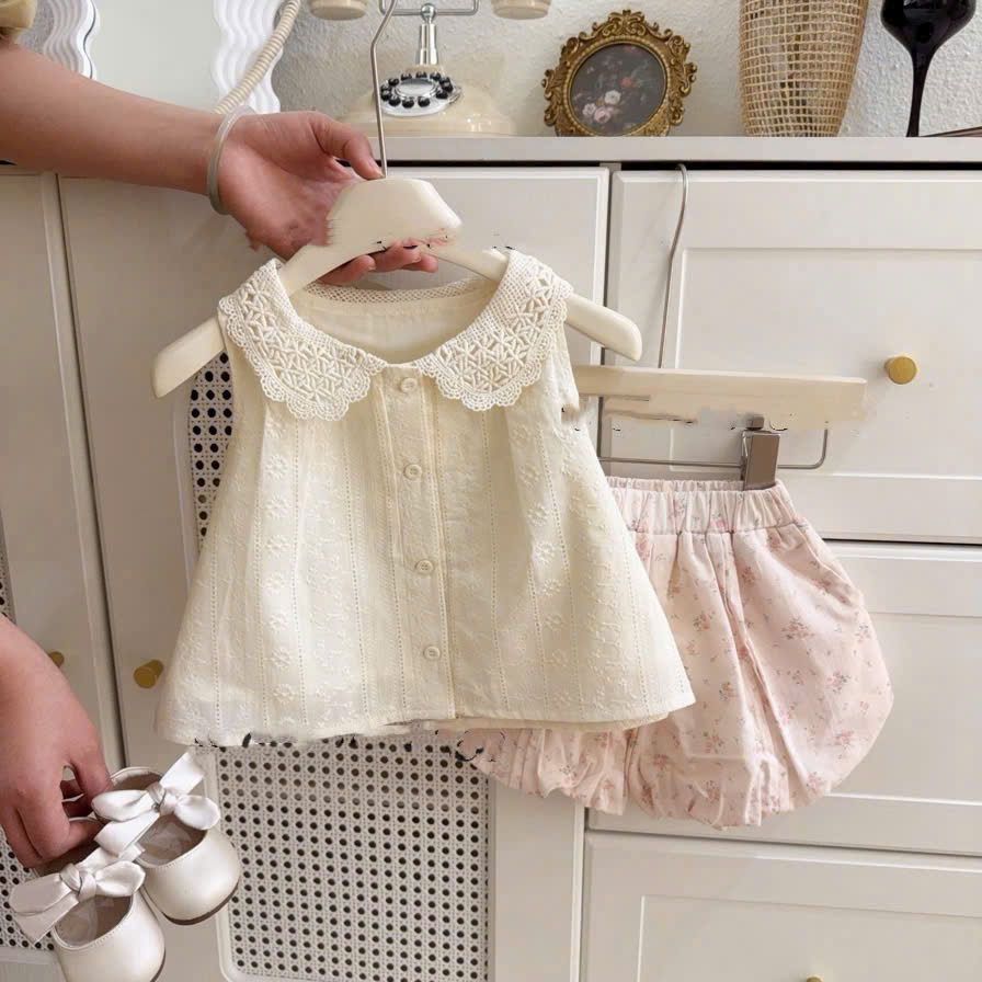 - SET ÁO BOI TRẮNG THÊU CỔ REN QUẦN HỒNG BÍ HOA