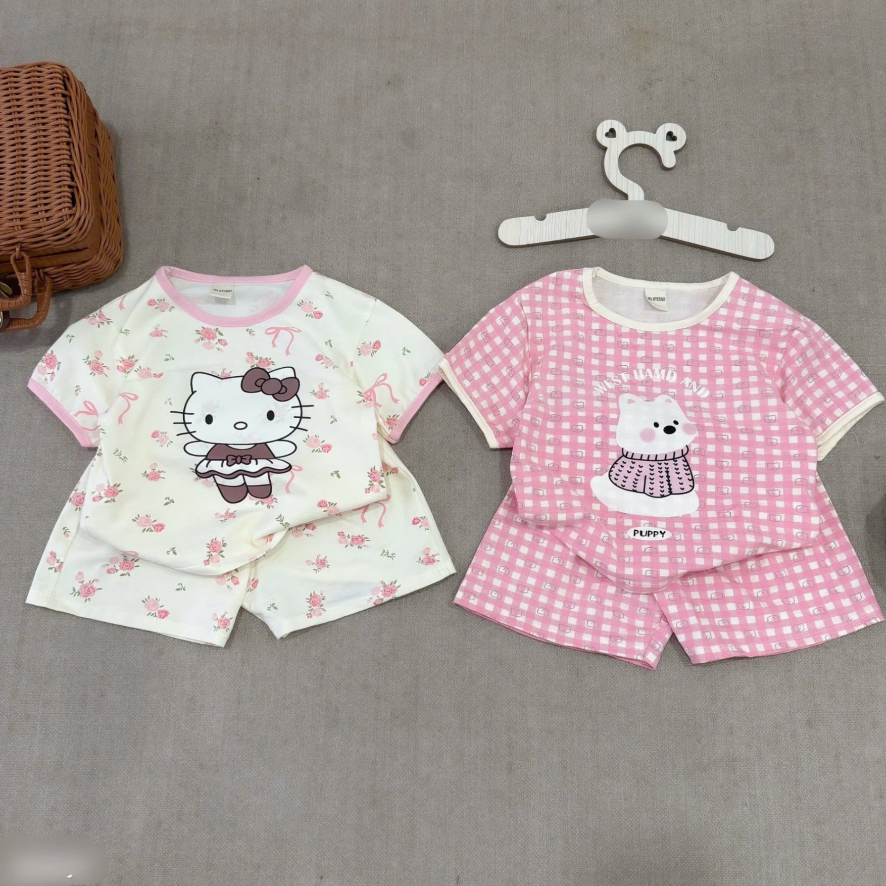 SET 2 BỘ ĐÙ BG HÌNH MÈO TRẮNG KẺ HỒNG