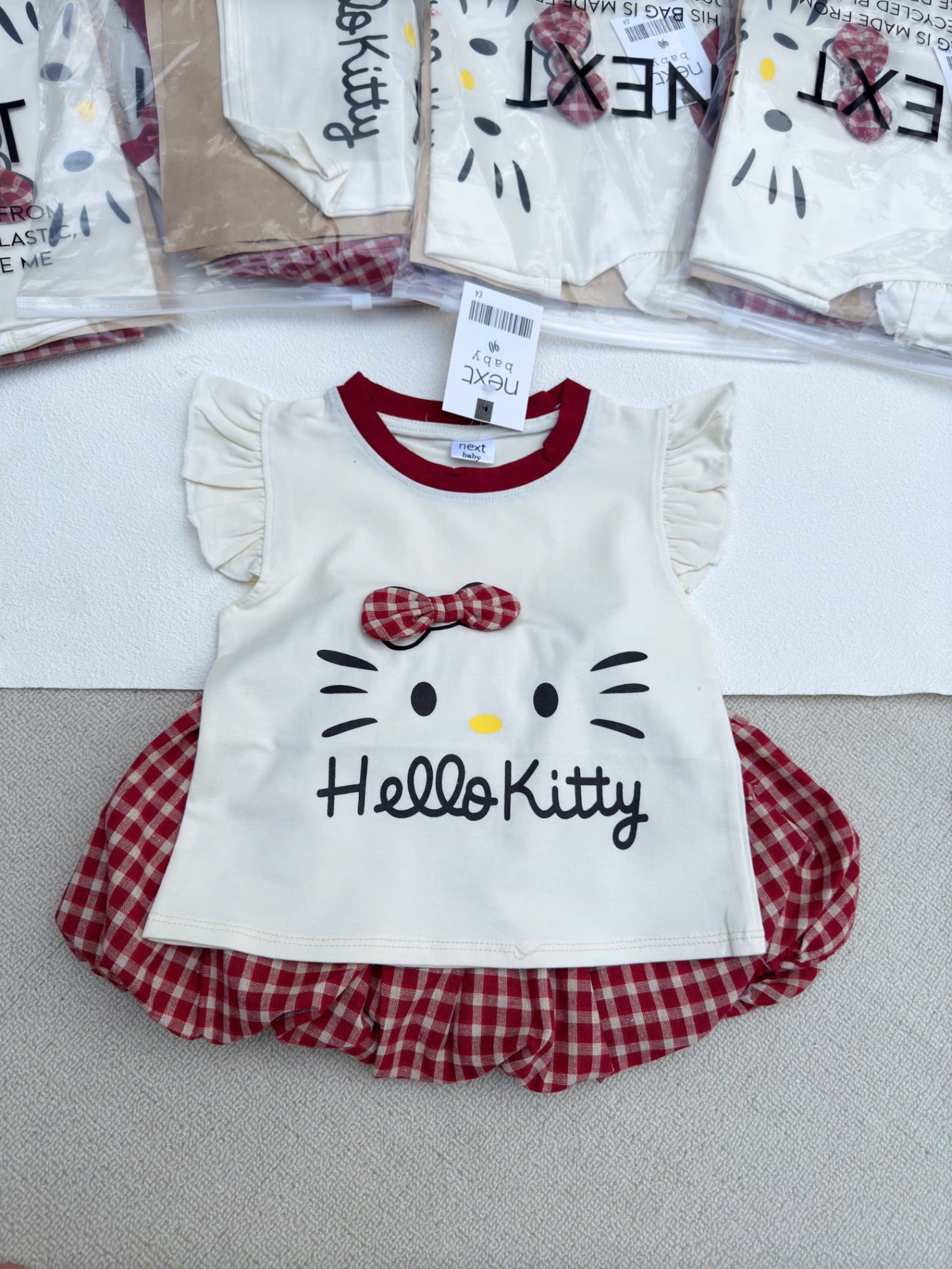 SET BỘ KITTY TRẮNG MIX CV KẺ BỒNG ĐỎ -