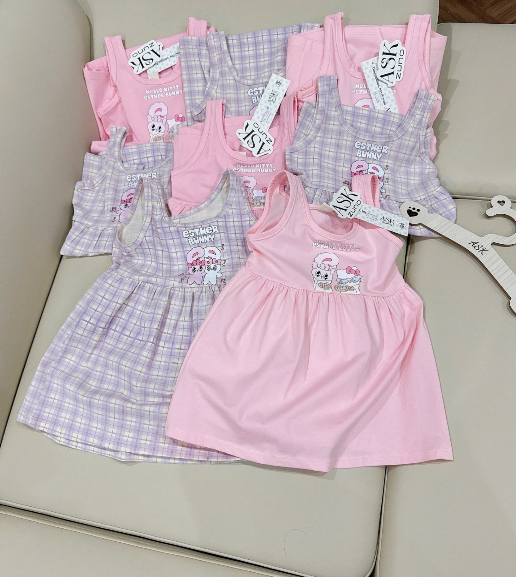 - SET 2 VÁY BÉ GÁI SÁT NÁCH THỎ BUNNY hồng tím kẻ